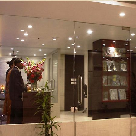 Hotel Rajashree Palace Силигури Екстериор снимка