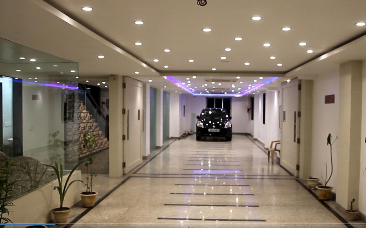 Hotel Rajashree Palace Силигури Екстериор снимка